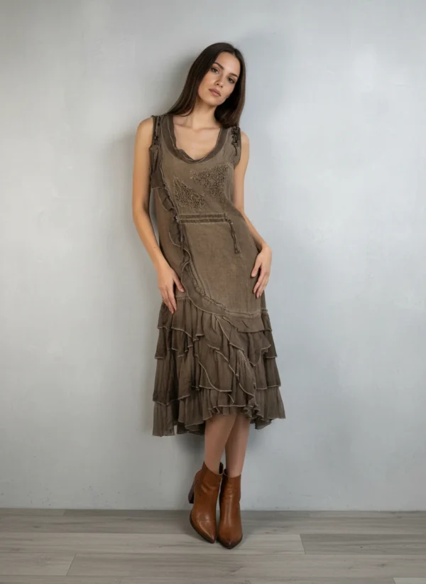 Vestido Bohemio de Lino Beige con Volantes Asimétricos