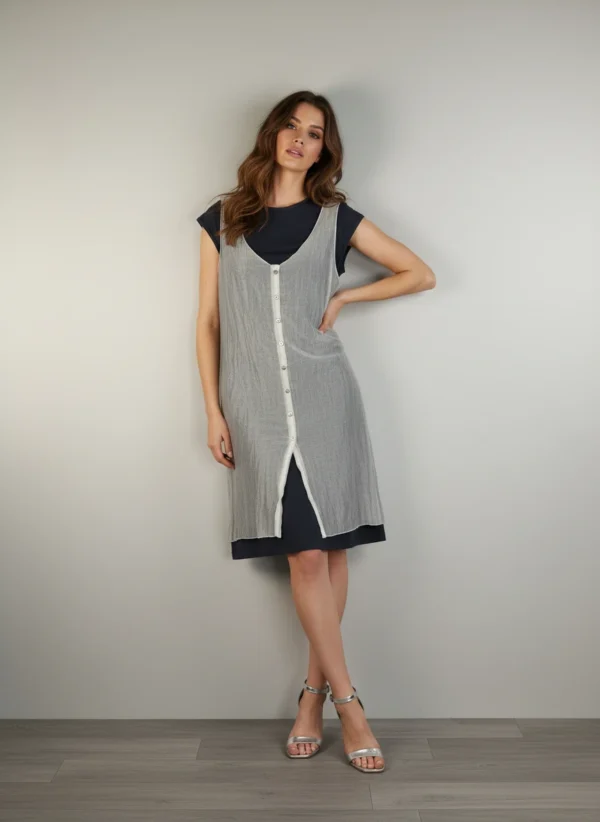 Vestido Sin Mangas Bicolor con Botones Decorativos