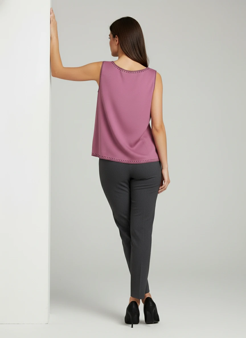 Blusa Morada Elegante con Detalles en Ribete - Imagen 2
