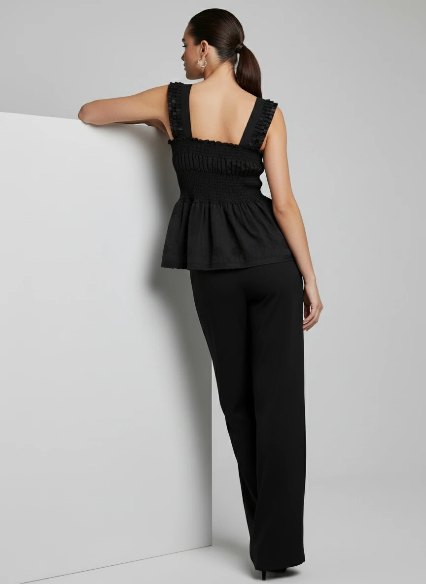 Top Negro Elegante con Lazada y Fruncido Sofisticado - Imagen 2